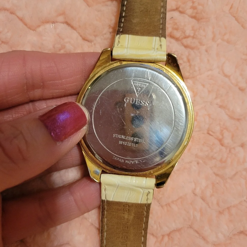 Guess Butterfly Watch Modern Casual Normcore‎
